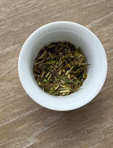 té verde japonés de tostado ligero